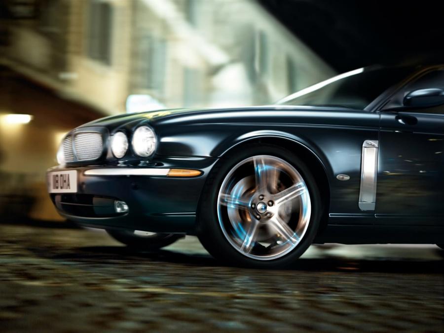  Jaguar XJR Portfolio 2006 года  (UK) (фото 11 из 23)